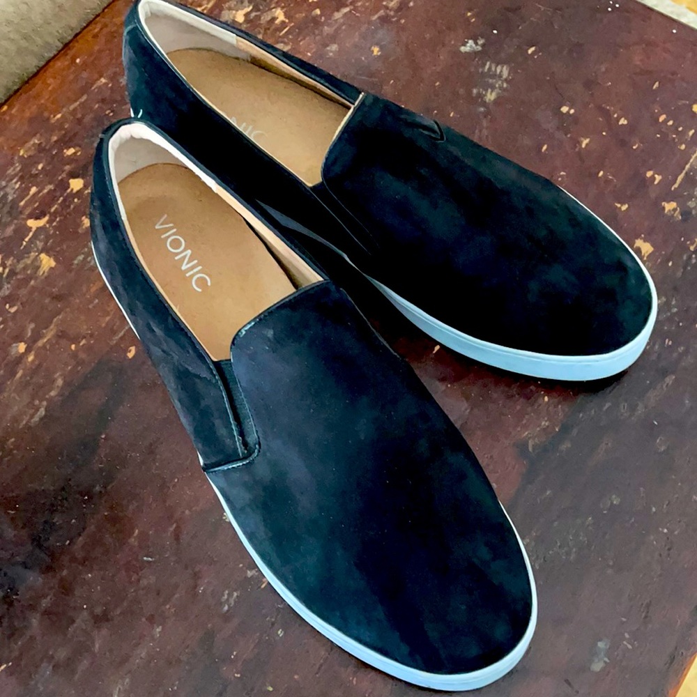 Barely used Vionic midi’s. Very comfortable!